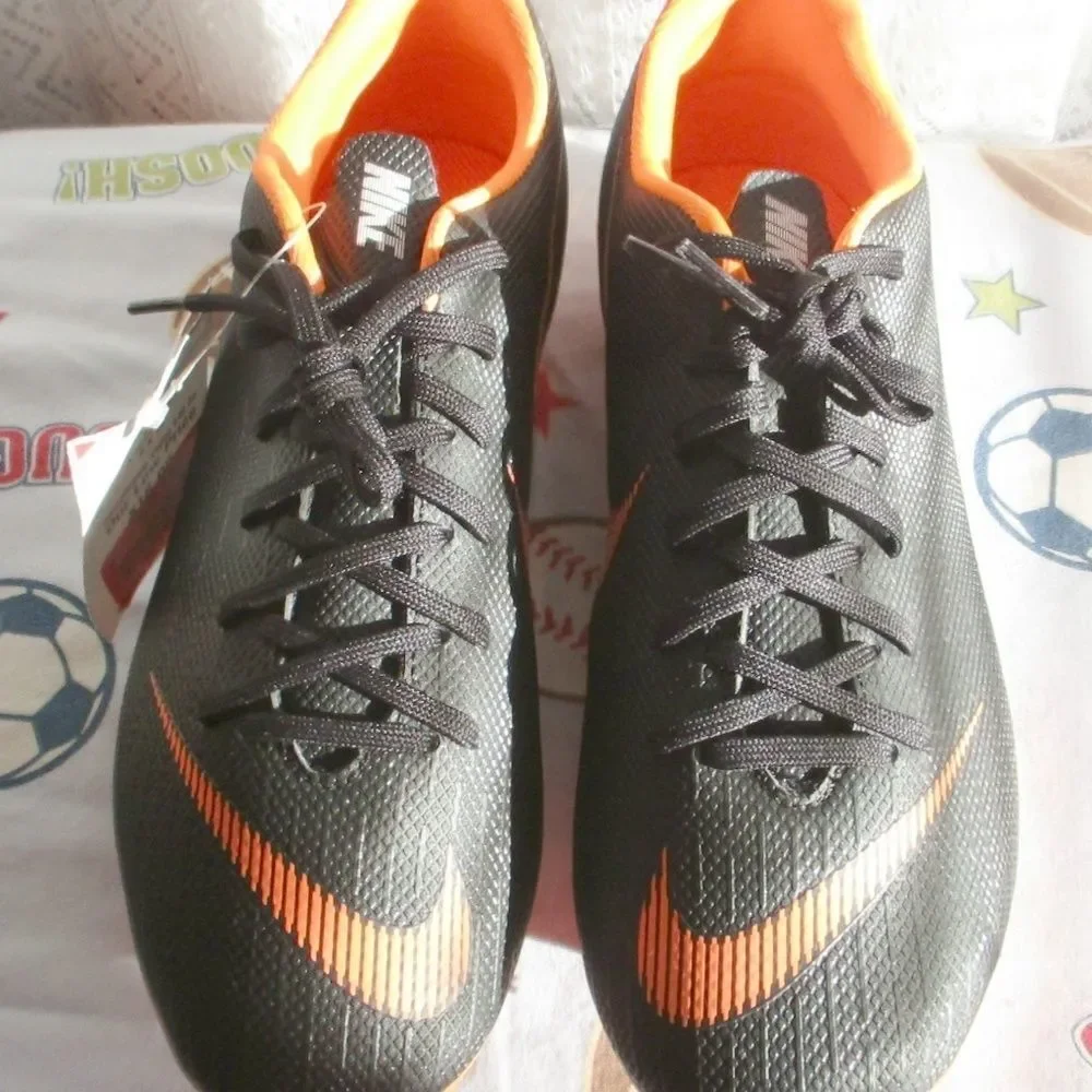 NIKE Kids Vapor 12 Academy MG Size 5 Black Orange